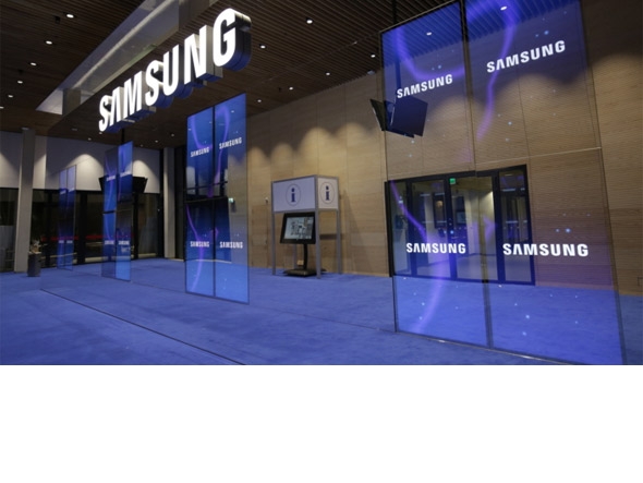 Samsung представляет универсальное решение для наружных светодиодных вывесок для малого бизнеса